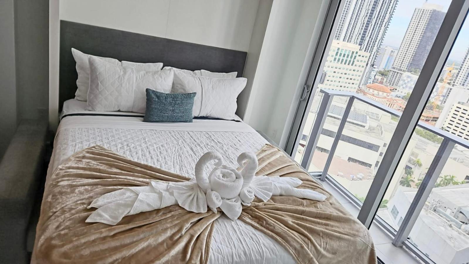 Breathtaking 1Br In The Heart Miami Lägenhet Exteriör bild
